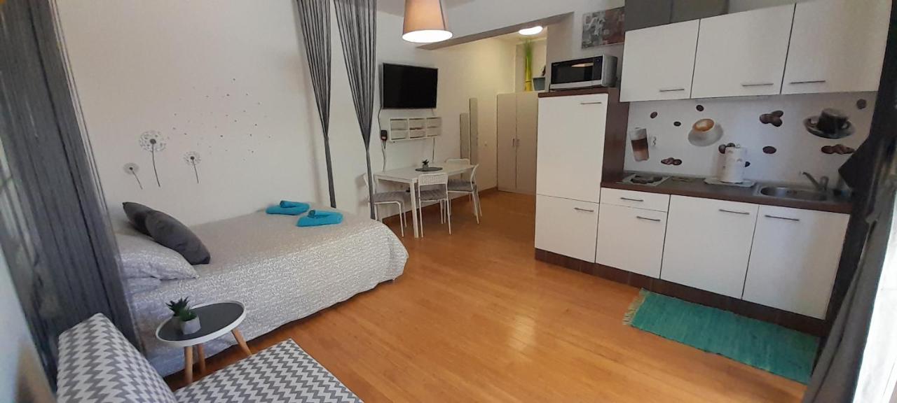 Apartment Nina Пула Екстериор снимка